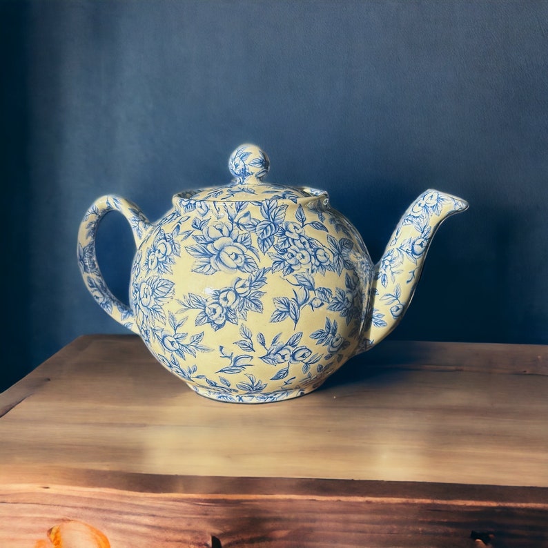 Théière anglaise en chintz bleu citronnier pour 2 tasses image 3