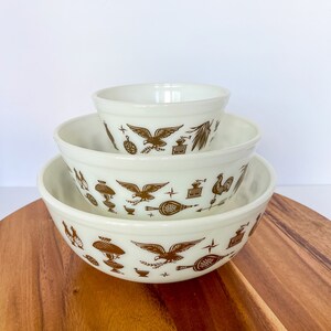 Vintage Early American Pyrex Mixing Bowls Set of 3 - 401, 403, 404