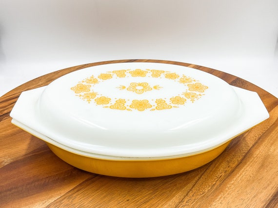 Pyrex Butterfly Gold Divided Casserole Dish With Decorative Lid