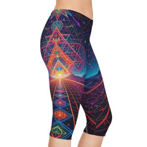 Geometric Print Capri Leggings, Festival Clothing, Bright Colorful Women&#39;s Leggings, Summer Yoga Pants, Workout Tights, Rave Outfit