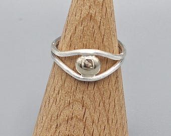 silver ring with gold element