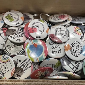 Random Buttons 10 Pack