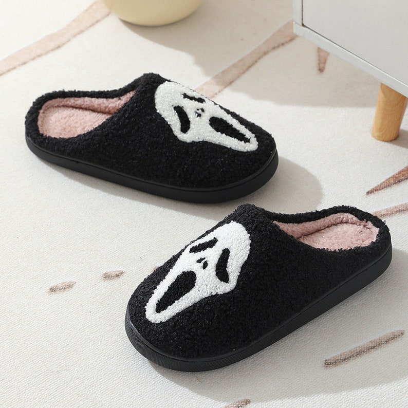 Cute Scream Slippers Fluffy Gift House Slipper Halloween Skull Slippers ...