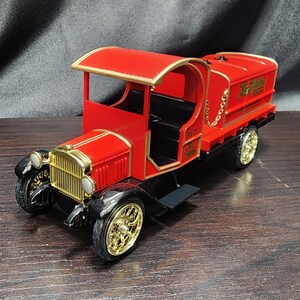 Vintage 2001 - Ertl 1:30 Scale Diecast Bank 1919 GMC Tanker Truck - True Value