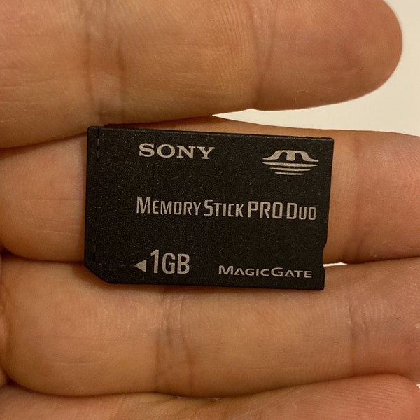 Vintage Genuine Sony 1GB Memory Stick Pro Duo MagicGate - Made in Japan  ( free shipping )