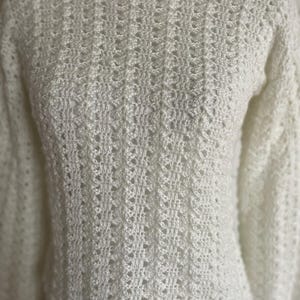 Maglione corto all'uncinetto