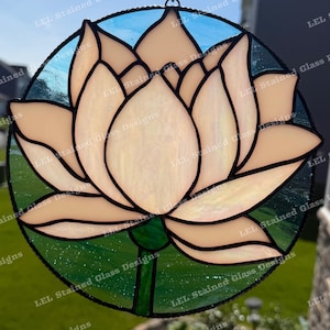 Lotus Flower-Stained Glass Suncatcher Pattern
