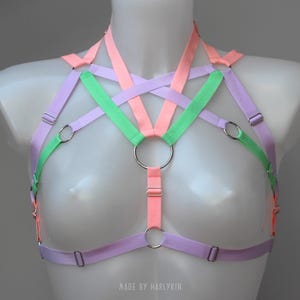 Cage harness bra as perfect idea for EDM music festival outfit