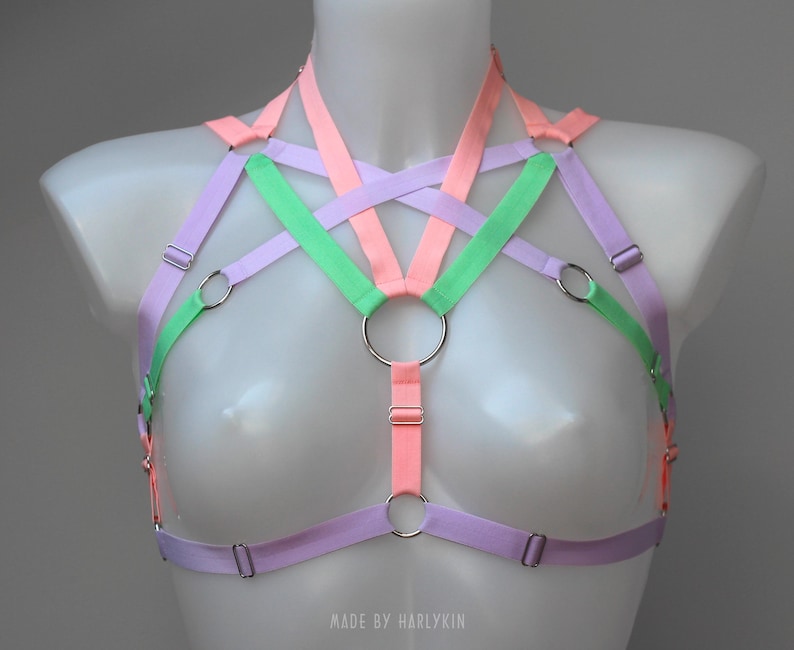 Cage harness bra as perfect idea for EDM music festival outfit
