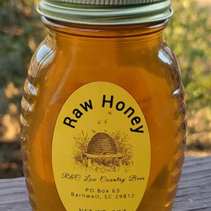 6 oz (Net Wt. 9oz) raw local honey in glass skept