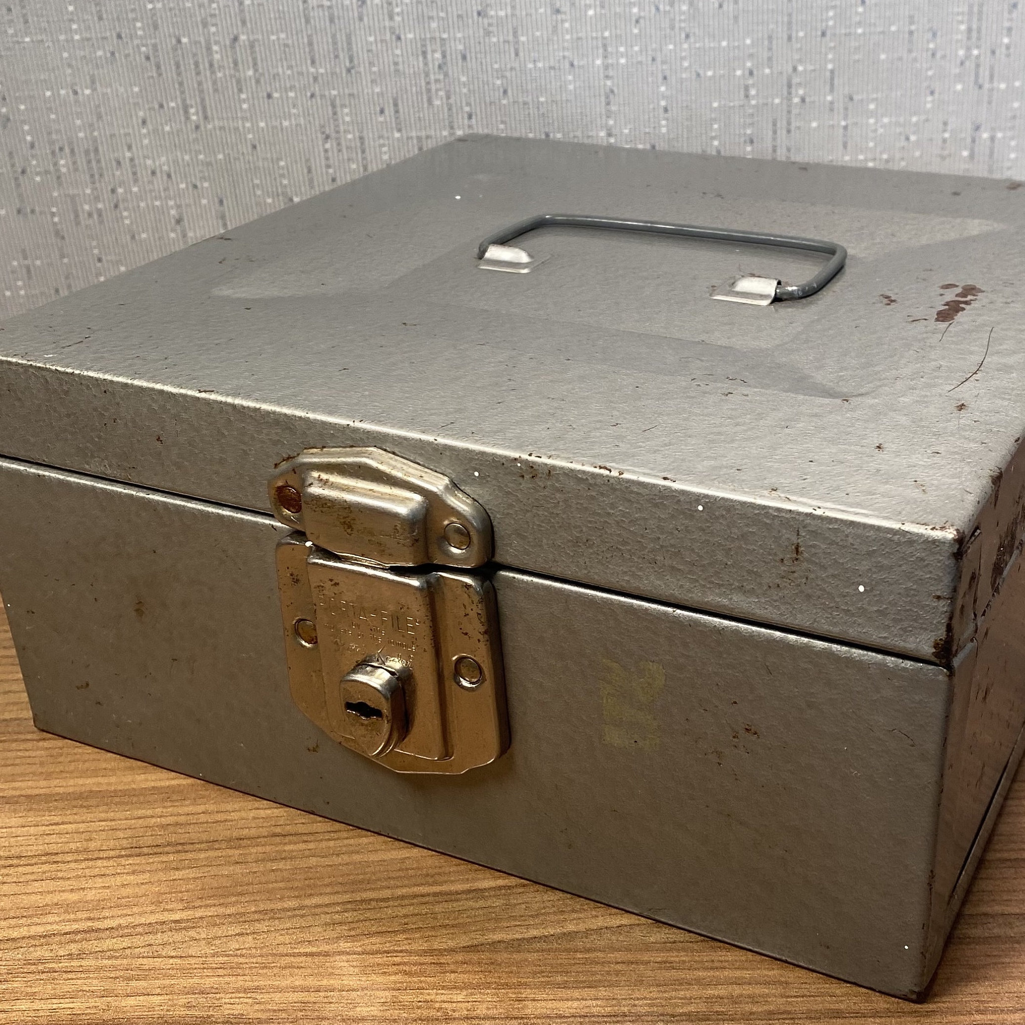 スケルトンケース SKLシリーズ | 製品情報 | タカチ電機工業 - 産業用・工業用のケース・ボックス・ラック・筐体の製造メーカー