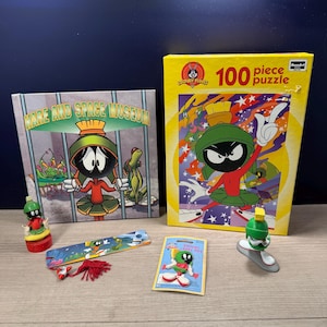 Marvin the Martian Vintage 1996 Memorabilia Set | Looney Tunes Multi-Color Retro Toy Bundle | 90s Space Alien Collector Gift Pack