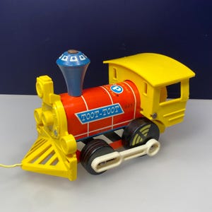 Vintage 1964 Fisher-Price Toot-Toot Train, Red & Yellow Wood Plastic Pull Toy, Classic Engine #643, Collectible Kids Toy Gift Made in USA