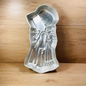 Vintage Cake Mold   Holly Hobbie Cake Pan, Wilton 1975 - Retro Baking Fun!