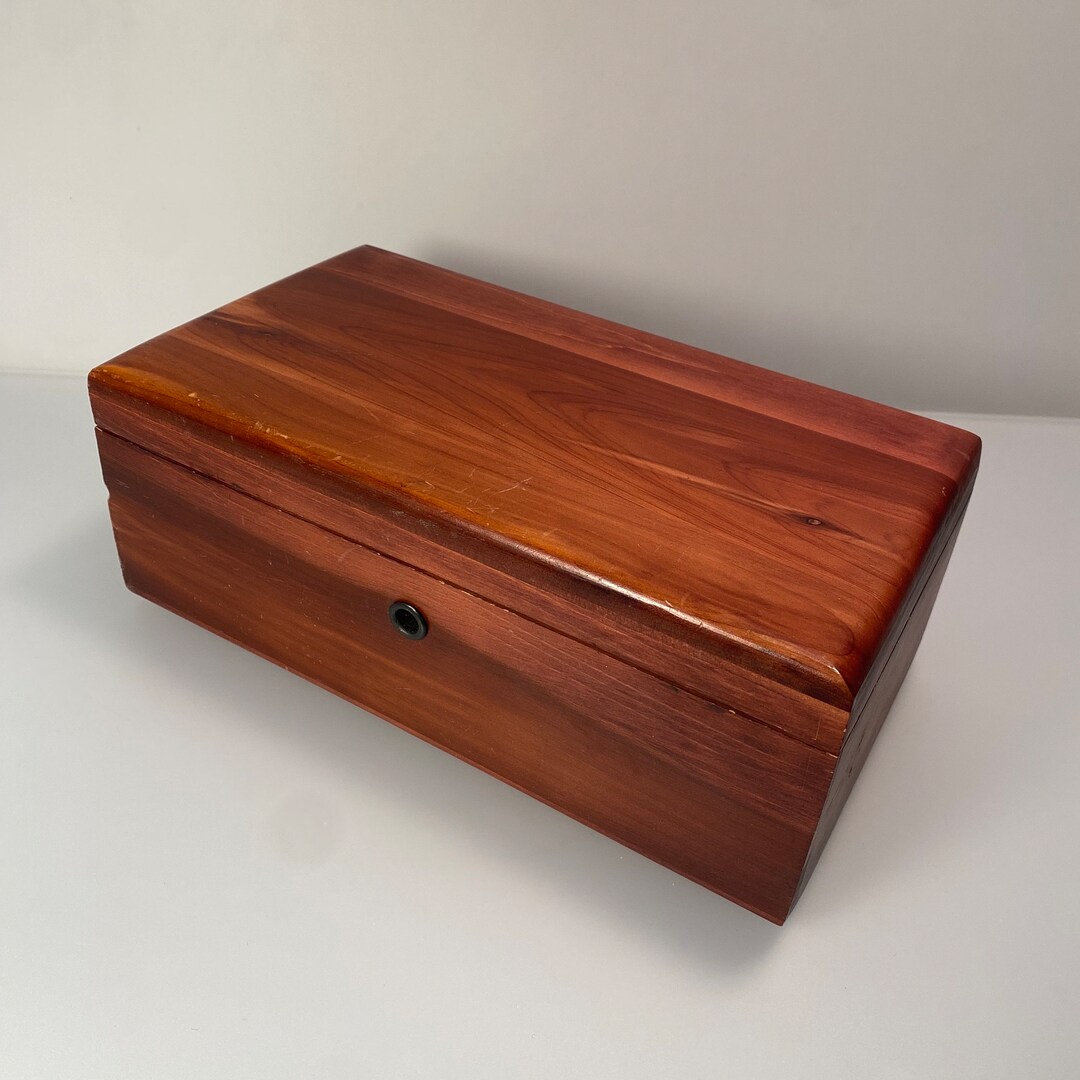 Vintage Lane Cedar Chest, Miniature, Jewelry Box, Talsma Furniture. No