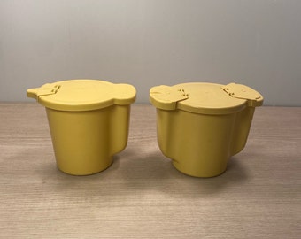 Vintage Tupperware Zuckerdose und Milchkännchen mit Klappdeckel Retro Mid Century Küche oder Cottage Dekor.