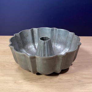 Vintage Nordic Ware Bundt Pan - Cast Aluminum Fluted Baking Mold, Mid-Century Kitchen, Northland Aluminum Bakeware Baking Vintage Pan