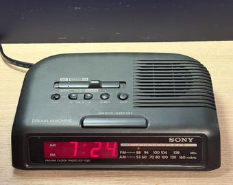 80年代レトロ ソニー ドリームマシン 目覚まし時計ラジオ (ホワイト