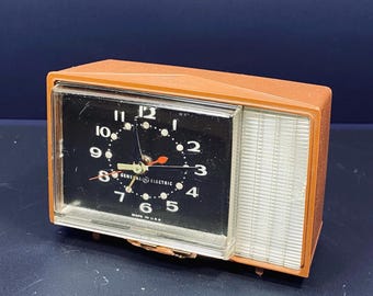 Vintage 1950s GE Clock Radio, General Electric Model 7-4725A