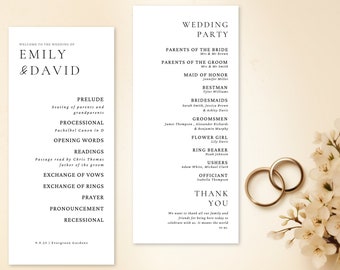 Puede incluir: Programa de la ceremonia de boda con los nombres Emily & David, seguido de una lista de los miembros de la fiesta de bodas y sus roles. El programa está impreso en papel blanco con texto negro. El fondo es un primer plano de flores blancas.
