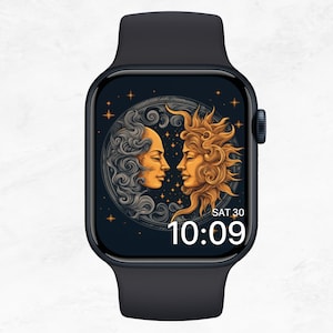 Può includere: Un Apple Watch nero con uno sfondo scuro che presenta un'illustrazione stilizzata di un sole e una luna con volti. L'ora è visualizzata come 10:09 con la data SAB 30.