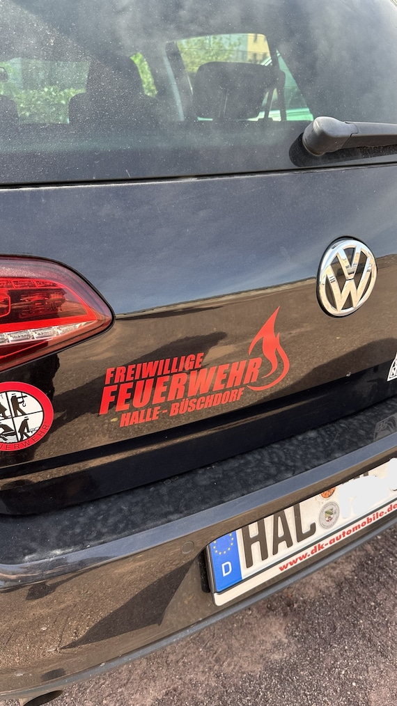 Freiwillige Feuerwehr Flamme Aufkleber mit Ortsname personalisierbar,  Sticker für Auto, Motorrad, etc. - .de