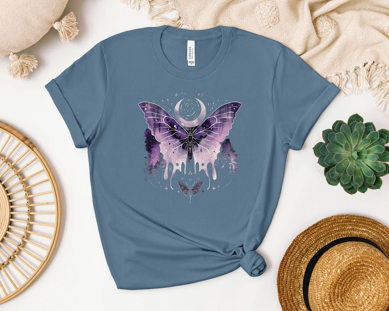 Dark Gothic Luna Moth Tee Moody Aesthetic Dark Aesthetic Whimsigoth Clothing Dark Cottagecore Luna Moth Gothic Clothes Gorpcore style tshirt afbeelding 2