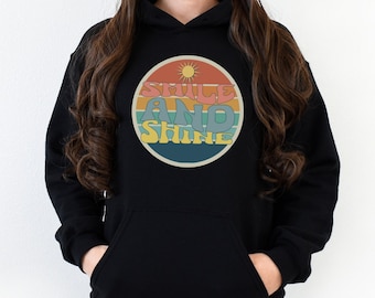 Sudadera con capucha "Smile and Shine", sudadera con cita motivacional retro, jersey inspirador, sudadera con capucha con vibras positivas, salud mental, regalo para el mejor amigo