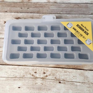 Plastic Bobbin Box that completely closes, holds 28 standard size bobbins, organizing bobbins, clear plastic w/grey foam, Gift for quilter