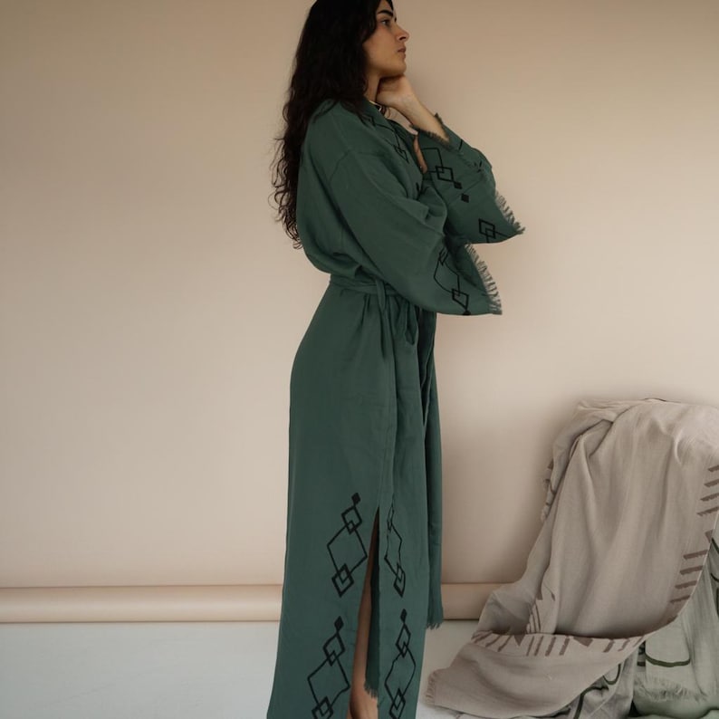 Handmade cotton kimono robe with traditional lion print