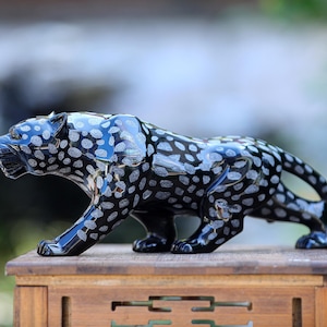 Scultura di leopardo in ossidiana nera intagliata a mano: decorazione in cristallo da 13,8 pollici