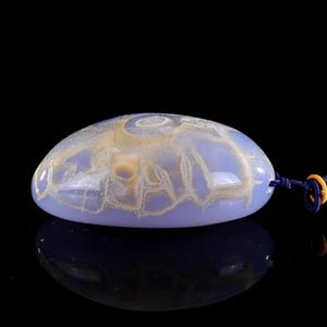 Piedra de palma pulida de calcedonia azul natural de 2,7 pulgadas, tallada a mano, cristal único para coleccionistas, regalo artesanal.