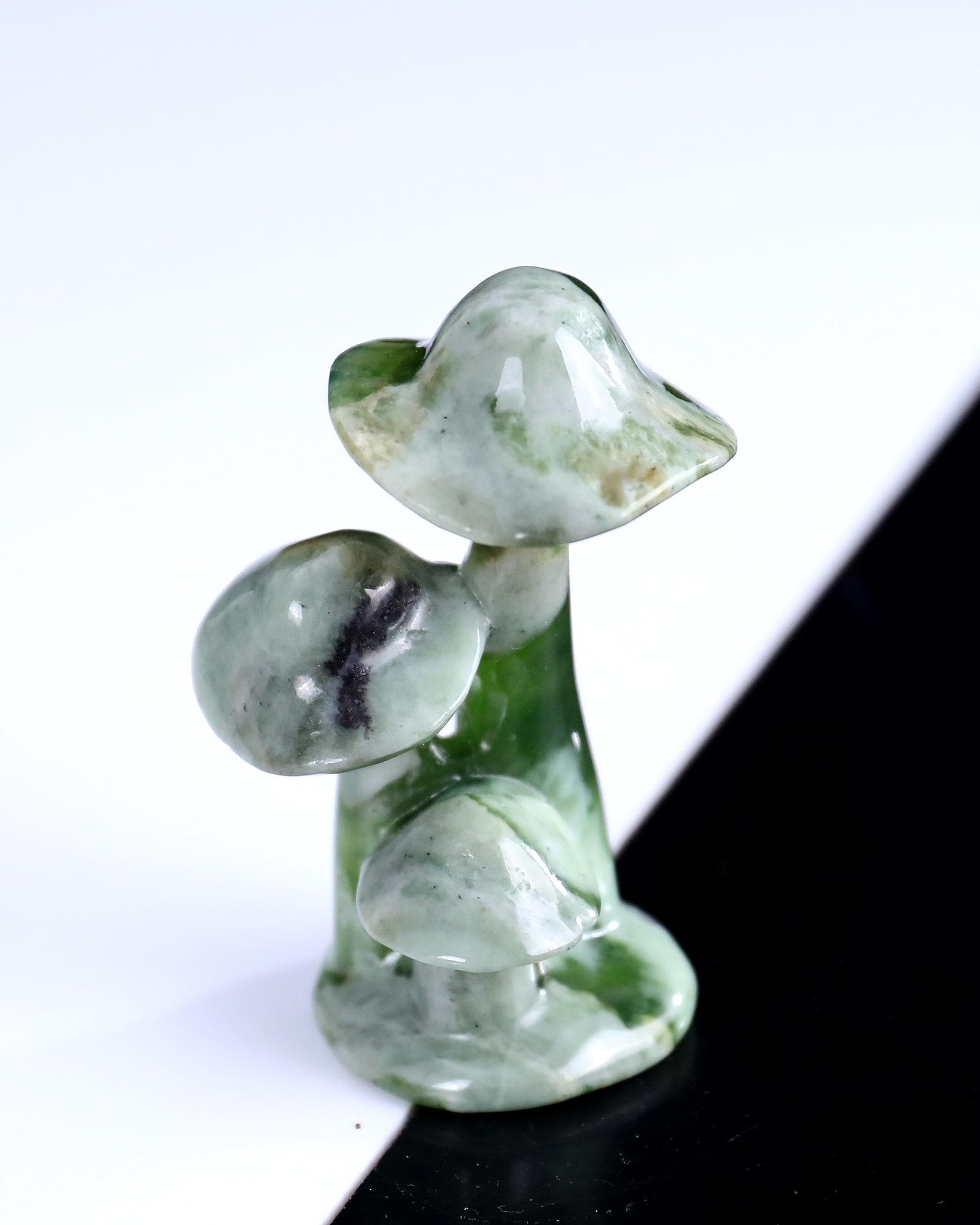 翡翠のきのこ彫刻置物 翡翠のきのこ彫刻置物