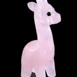Scultura di giraffa in cristallo di quarzo rosa: decorazione per la casa intagliata a mano (3,6&quot;)