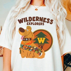 Bonita camiseta de Russell Wilderness Explorer con disfraz de perro, camiseta retro de Disney Pixar Up, viaje familiar a Disneyland, camisetas a juego para grupos de WDW