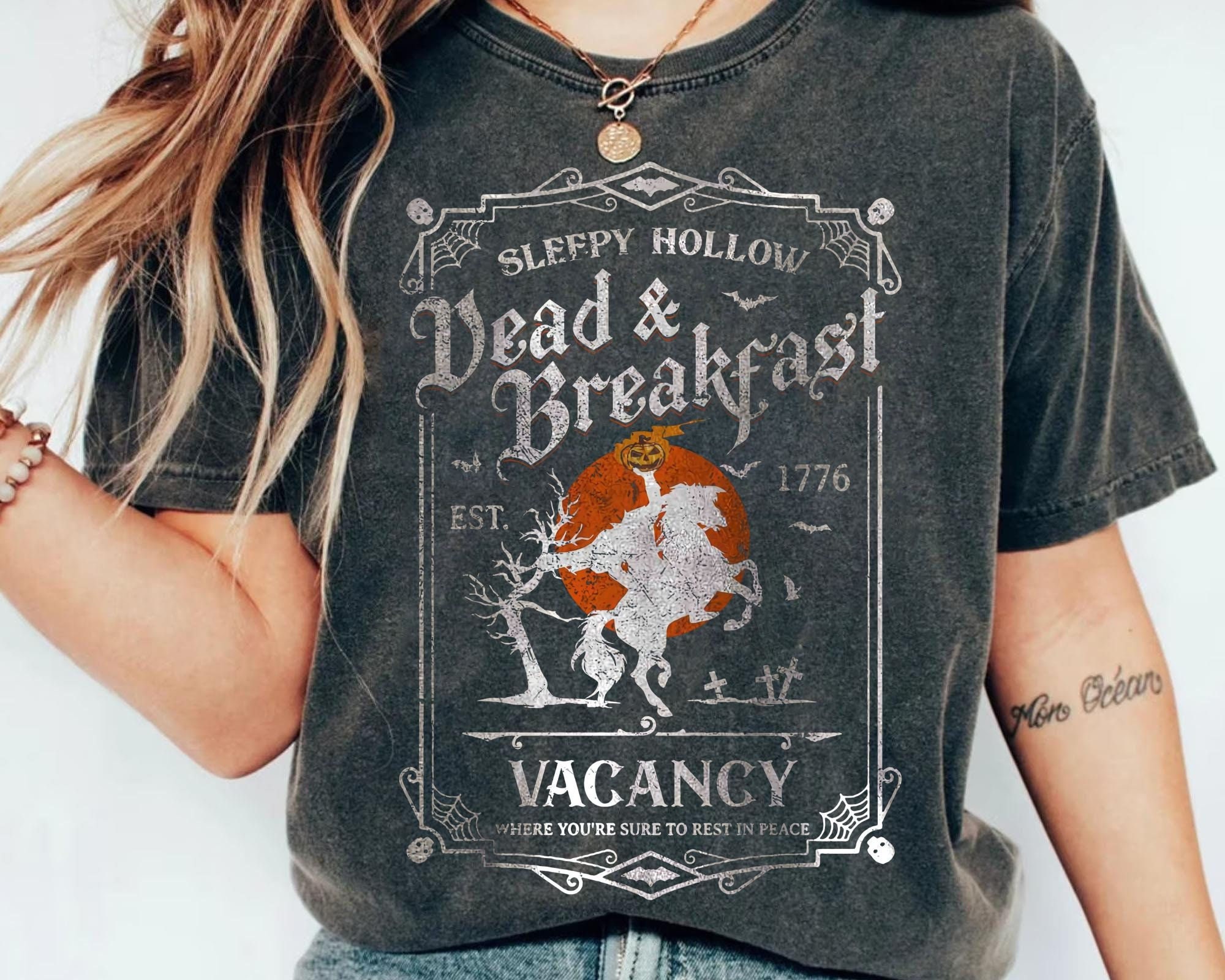 Cavaleiro decapitado de Disney Camiseta de <br> Entrega Rápida? Vaga oca sonolenta dos mortos e do pequeno almoço camisetas de <br> Crie Seu Próprio Produto! Mickey não é tão assustador | Viagem de Halloween em família na Disneylândia