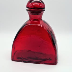 Dekorative Große Glasflasche. Deco. Dekoraties Glas, Vinage Rot. Made in Spain.