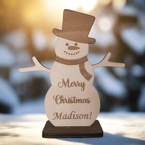 Bonhomme de neige signe Laser ready SVG - cadeau de Noël personnalisé fichiers découpés au laser, ornement en bois personnalisé gravé au laser décoration de vacances d'hiver