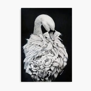 牡丹を添えた白鳥 - 白黒アートプリント - 優雅さと変容を象徴するイラスト、ファインアートプリント、ポストカードなど。