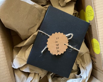 Personalisiertes Opinel Kindermesser  mit Gravur, Lederband und Geschenkverpackung