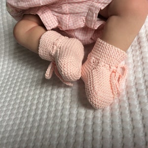 Newborn baby booties image 10
