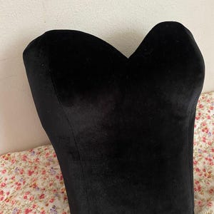 Corsé sin tirantes de terciopelo negro: Bustier de novia gótico