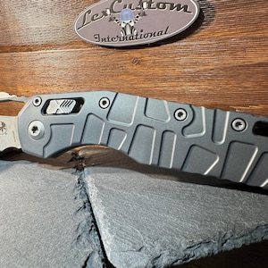 Microtech MSI Gen 2 Titanium scales V2 Cerakoted with Sniper Gray