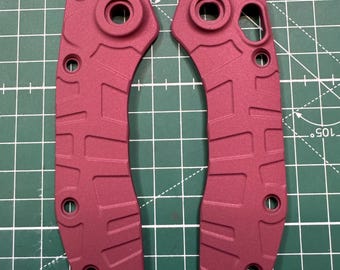 Microtech Auto Stitch Titanium scales Cerakote Cranberry Frost