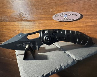 Microtech Auto Stitch Titanium scales Cerakote Armor Black