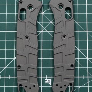 Benchmade 535 Bugout Titanium Scales - Sandblasted