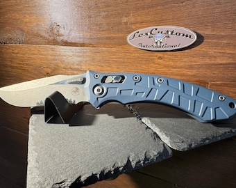 Microtech Amphibian Titanium scales Cerakote Blue Titanium