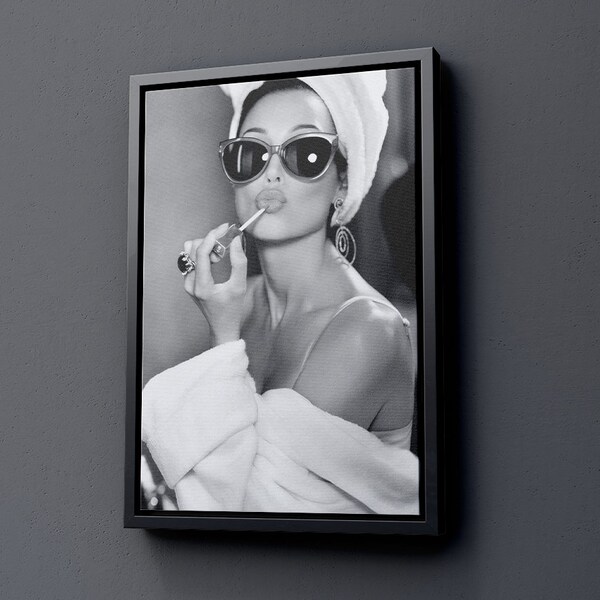 Audrey Hepburn, Audrey Hepburn Style Art, Audrey Hepburn Make Up, Audrey Lip Canvas, Audrey Hepburn Pink Lips, Audrey Hepburn Poster