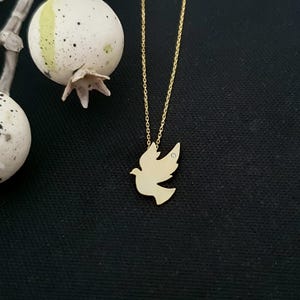 14k Solid Gold Peace Bird Pendant, 18k Elegant Gold Dove Jewellery for Women and Girls, 10k Gold Dove Charm Necklace, Gift for Daughter.