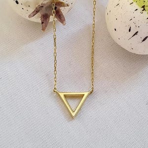 Solid Gold Triangle Pendant, 14K Solid Gold Geometric Jewellery For Women, 18K Gold Modern Necklace, 10K Gold Charm Triangle Necklace.